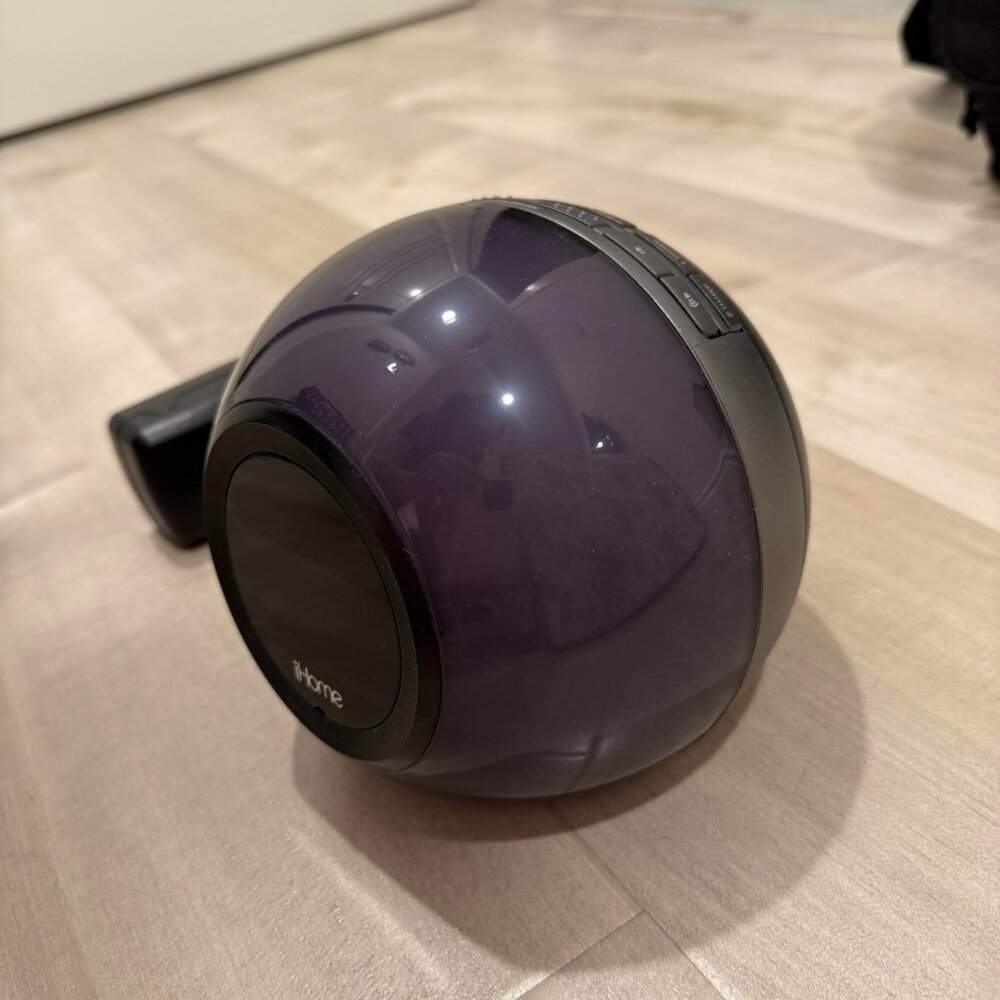 iHome portable speaker - Picture 2 of 4